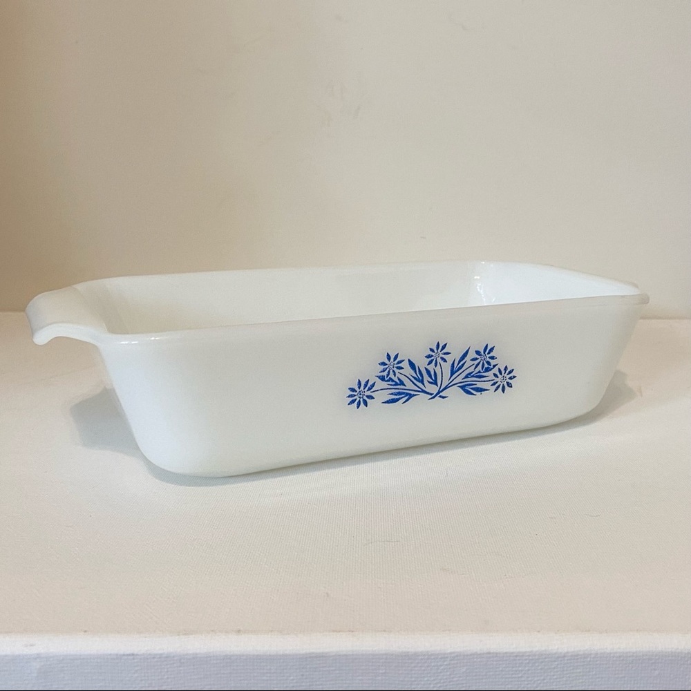 FIRE KING ANCHOR HOCKING MILK GLASS 1 QT CASSEROLE DISH BLUE CORNFLOWER #441